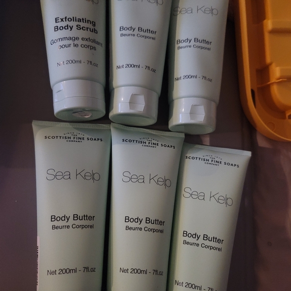 Scottish Fine Soaps Sea Kelp Body Butter 200ml (7floz) - Picture 2 of 5